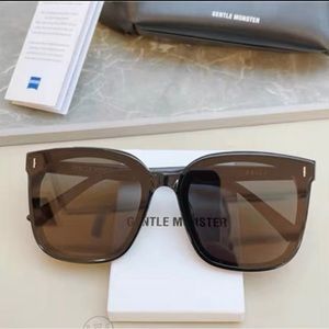 [Brand New] Gentle monster Frida black with box and everything